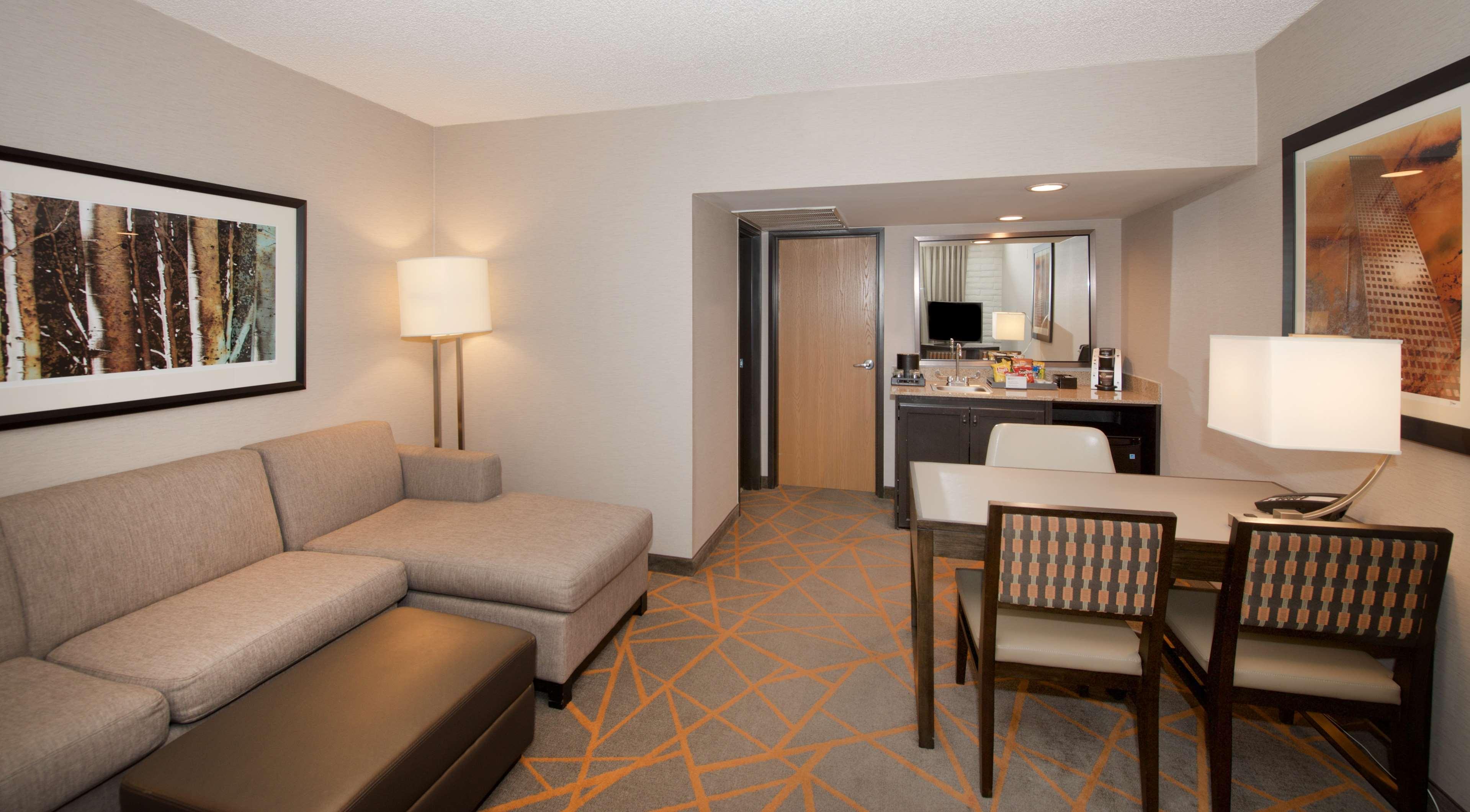 Embassy By Hilton Tech Center North Hotel DEN