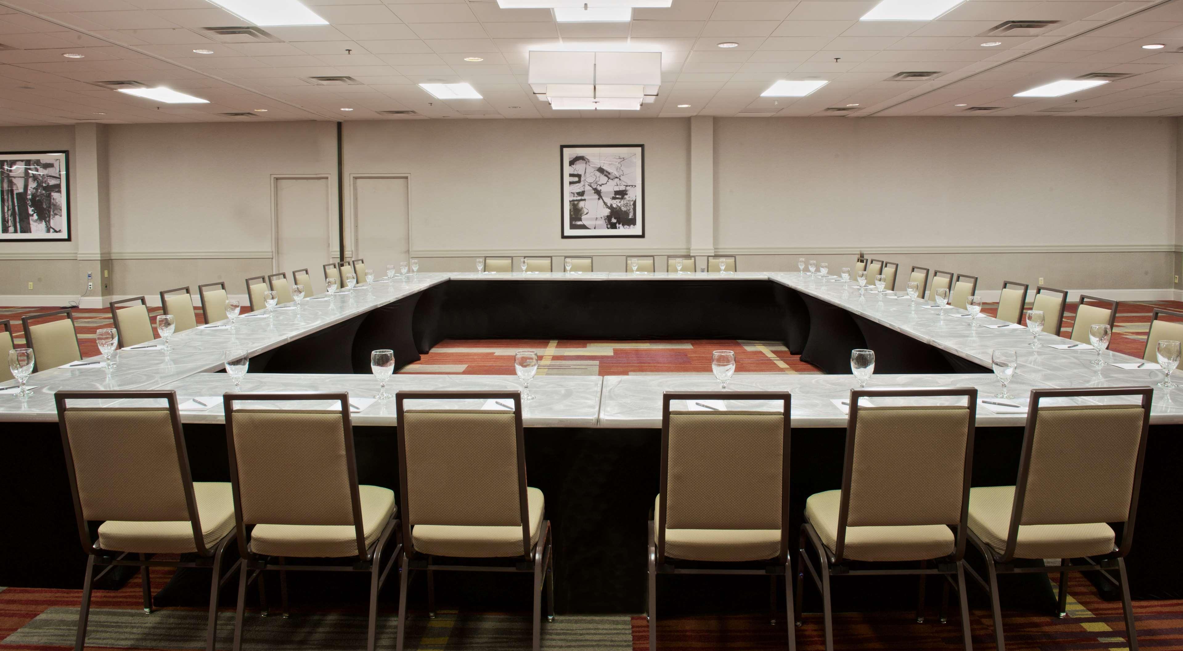 Embassy By Hilton Tech Center North 3* DEN