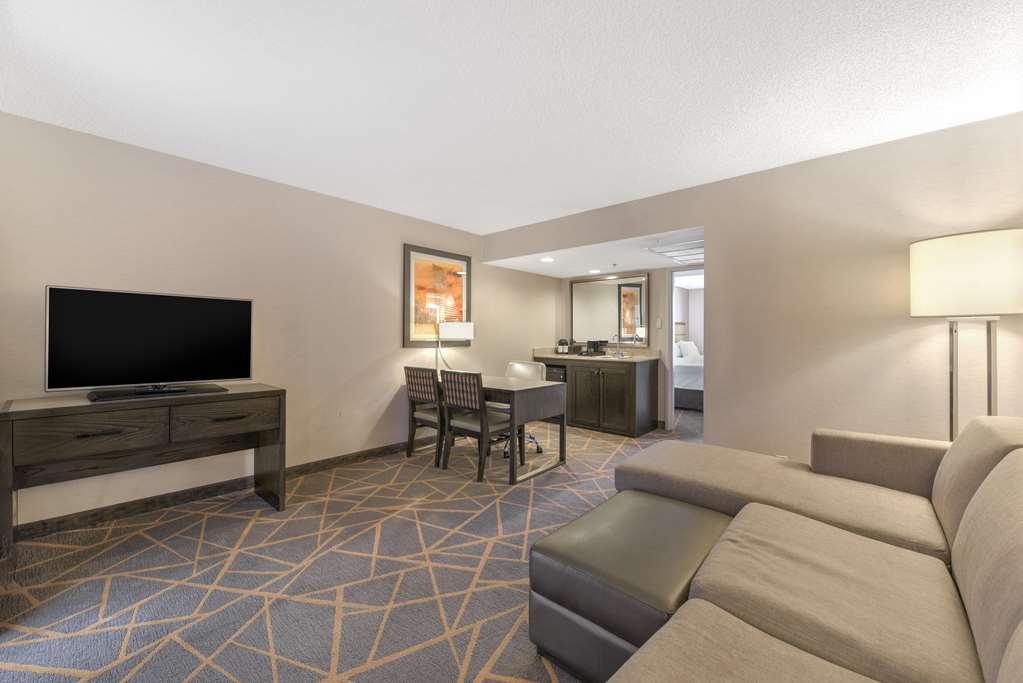 Embassy By Hilton Tech Center North DEN