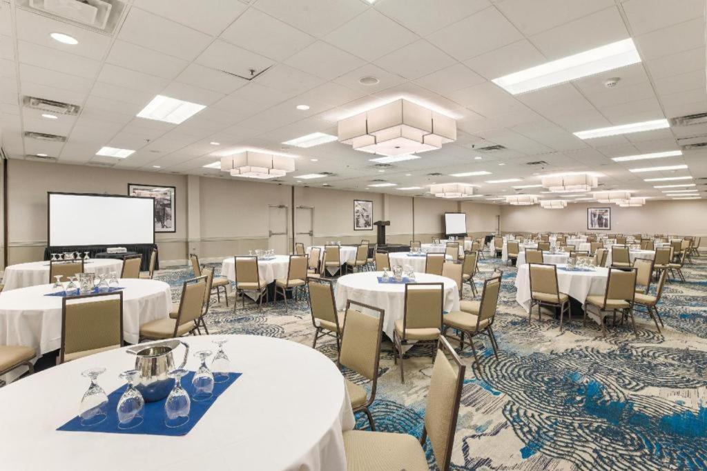 Embassy By Hilton Tech Center North 3*