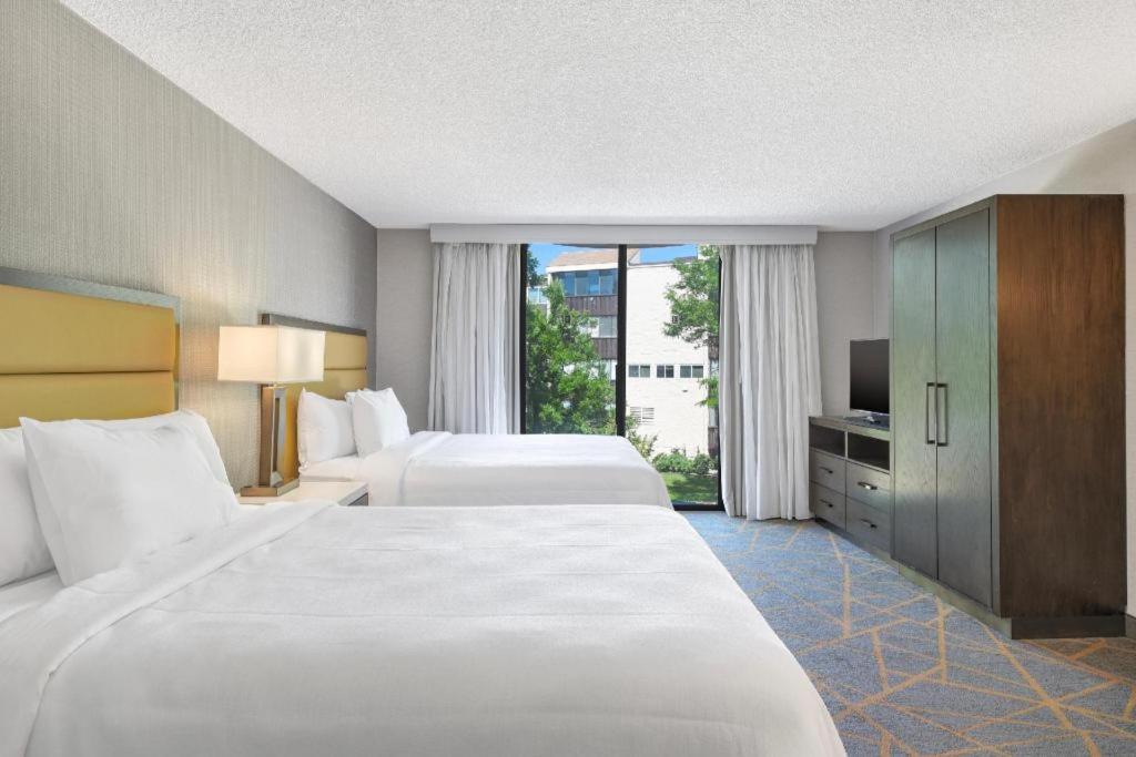 Embassy By Hilton Tech Center North Hotel 3*