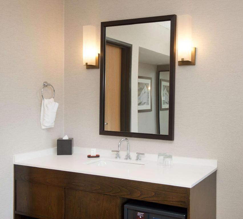 Embassy By Hilton Tech Center North Hotel 3*