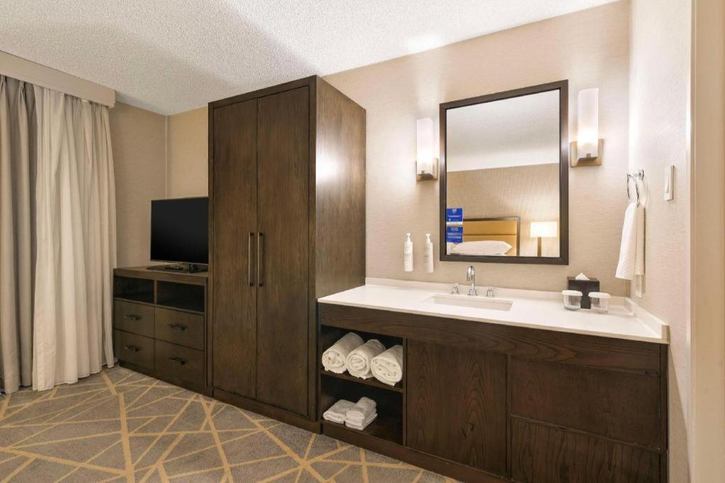 Embassy By Hilton Tech Center North 3* DEN