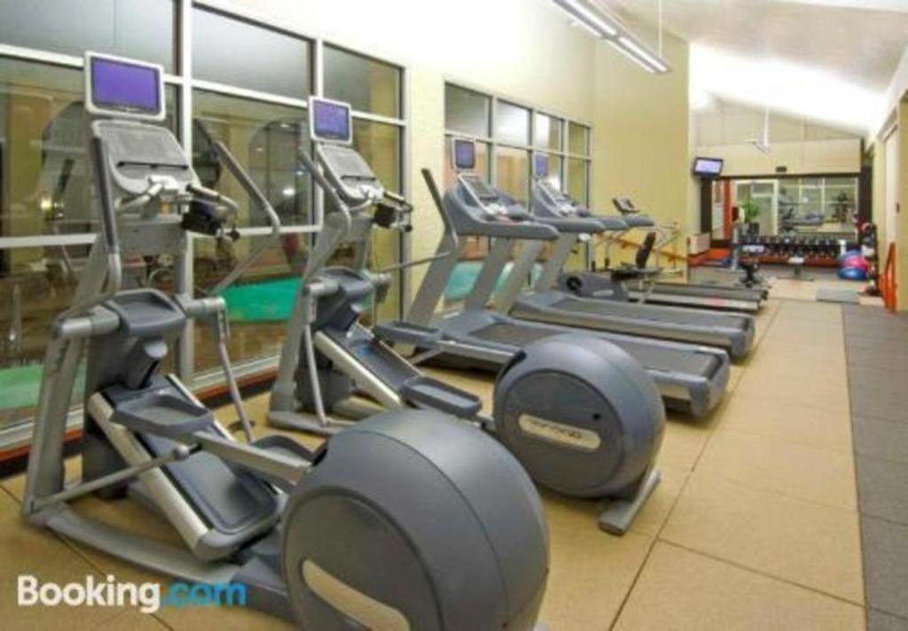 Embassy By Hilton Tech Center North Hotel 3*